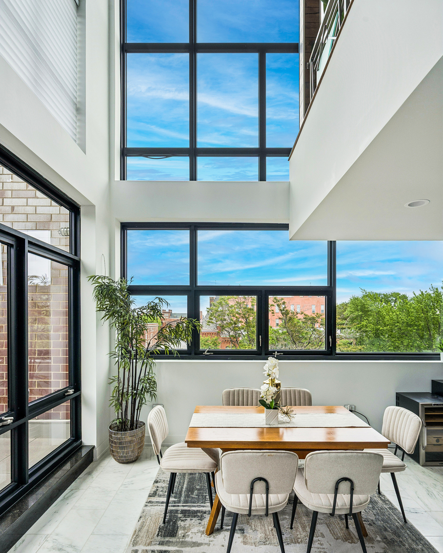 3946 North Ravenswood Avenue Chicago IL 60613