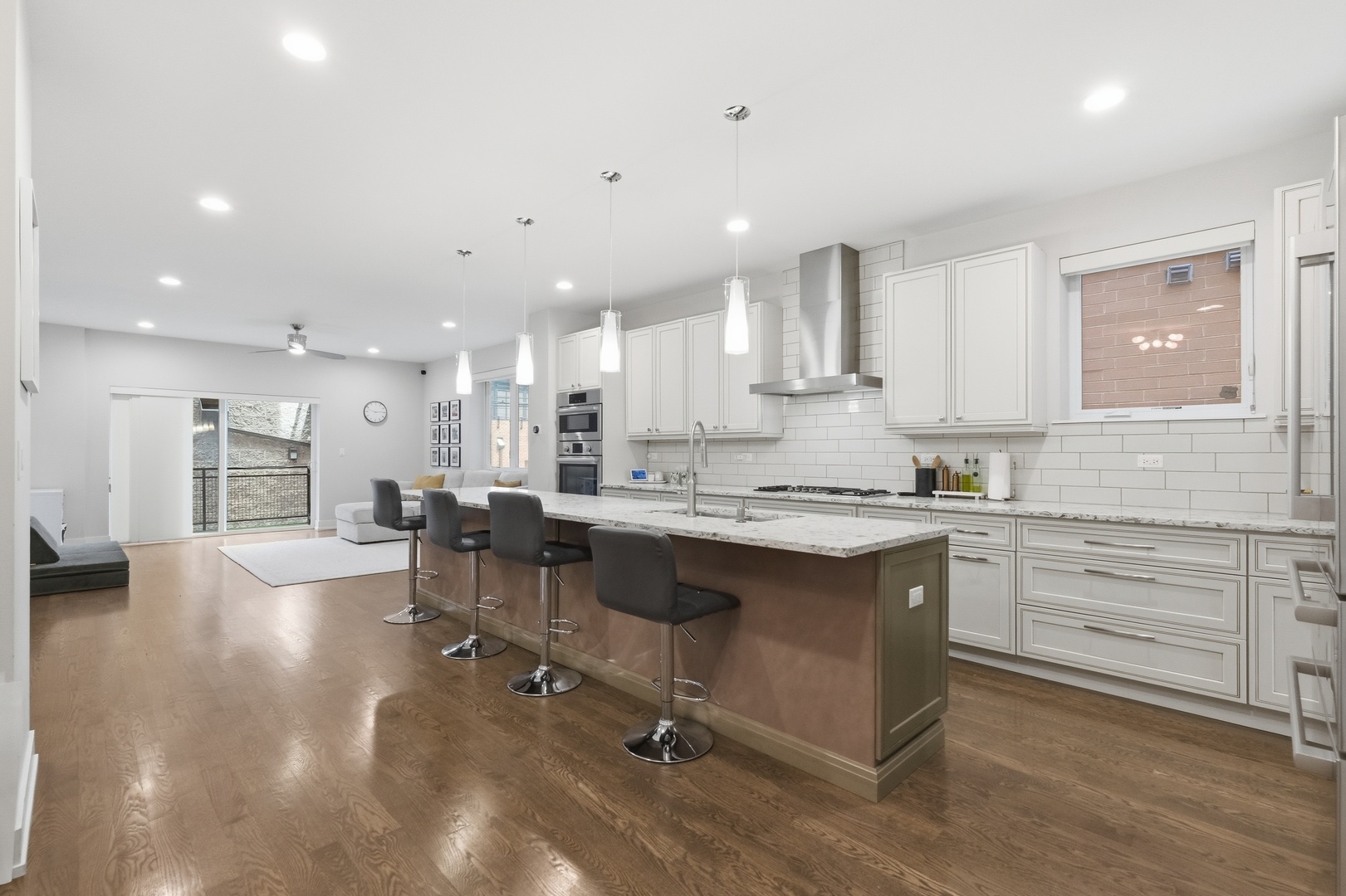 2743 North Ashland Avenue Chicago IL 60614