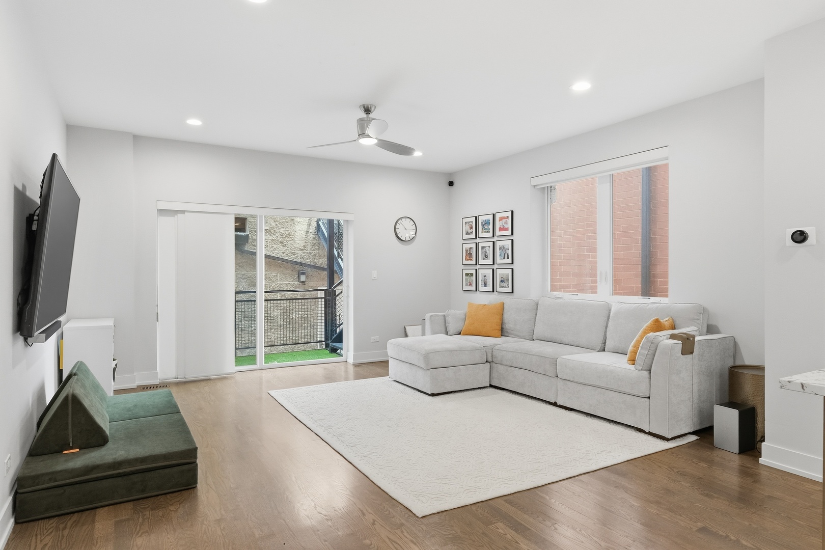 2743 North Ashland Avenue Chicago IL 60614