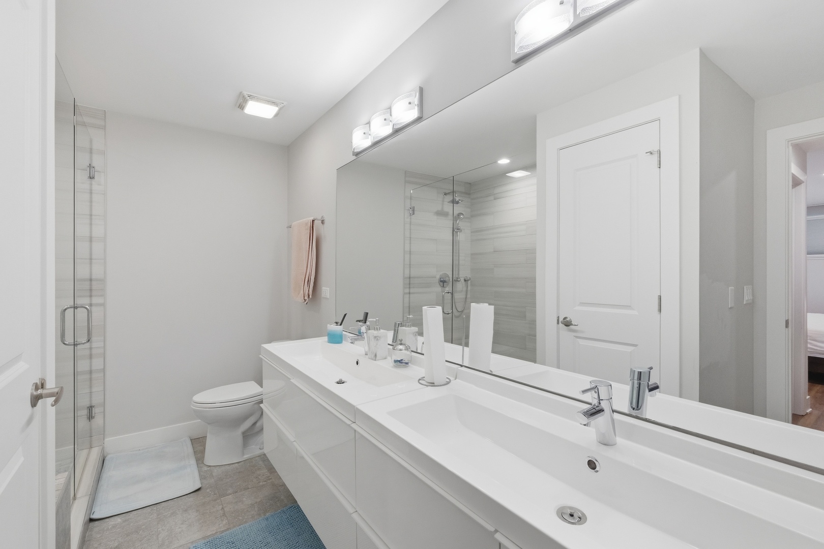 2743 North Ashland Avenue Chicago IL 60614