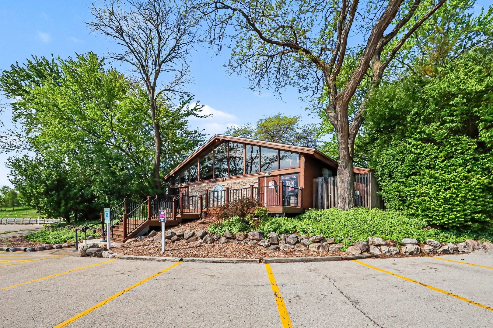 5810 Oakwood Drive Lisle IL 60532