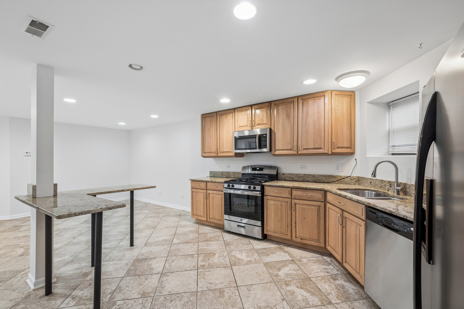 1416 West Carmen Avenue Chicago IL 60640