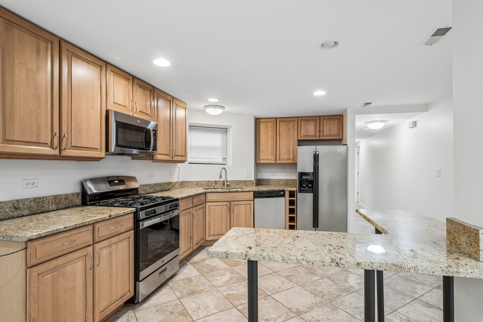1416 West Carmen Avenue Chicago IL 60640