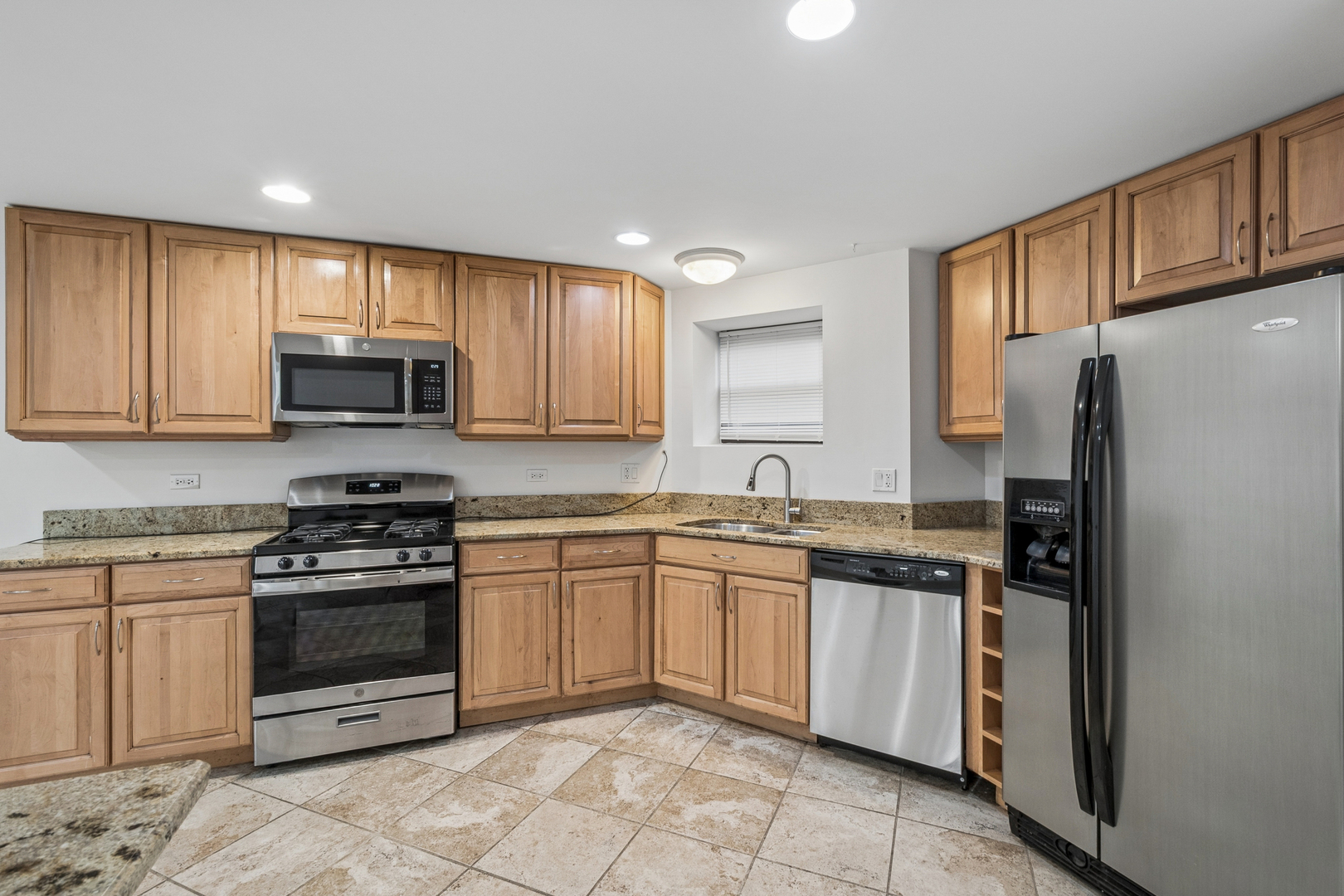 1416 West Carmen Avenue Chicago IL 60640