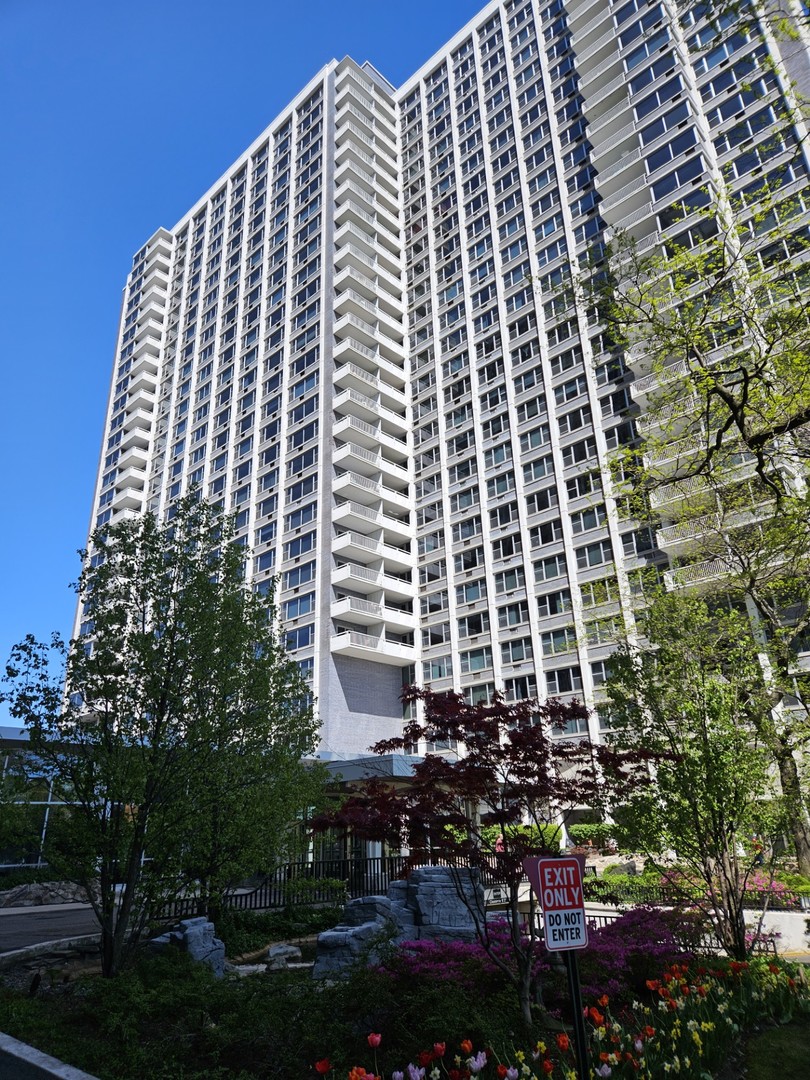 4250 North Marine Drive Chicago IL 60613