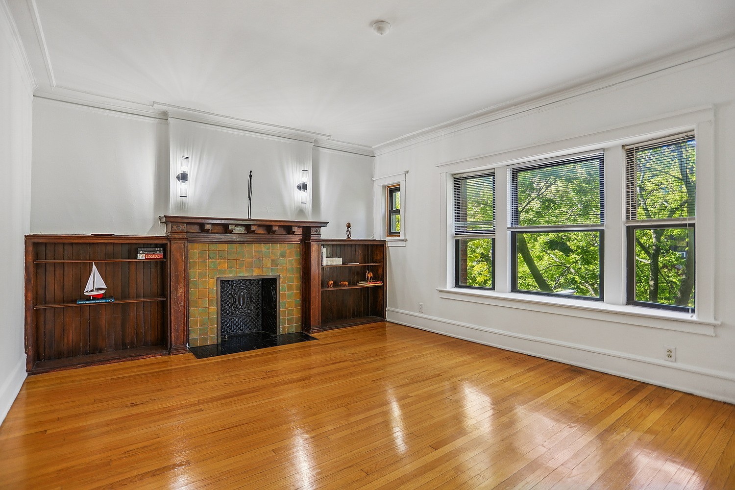 5133 South Greenwood Avenue Chicago IL 60615