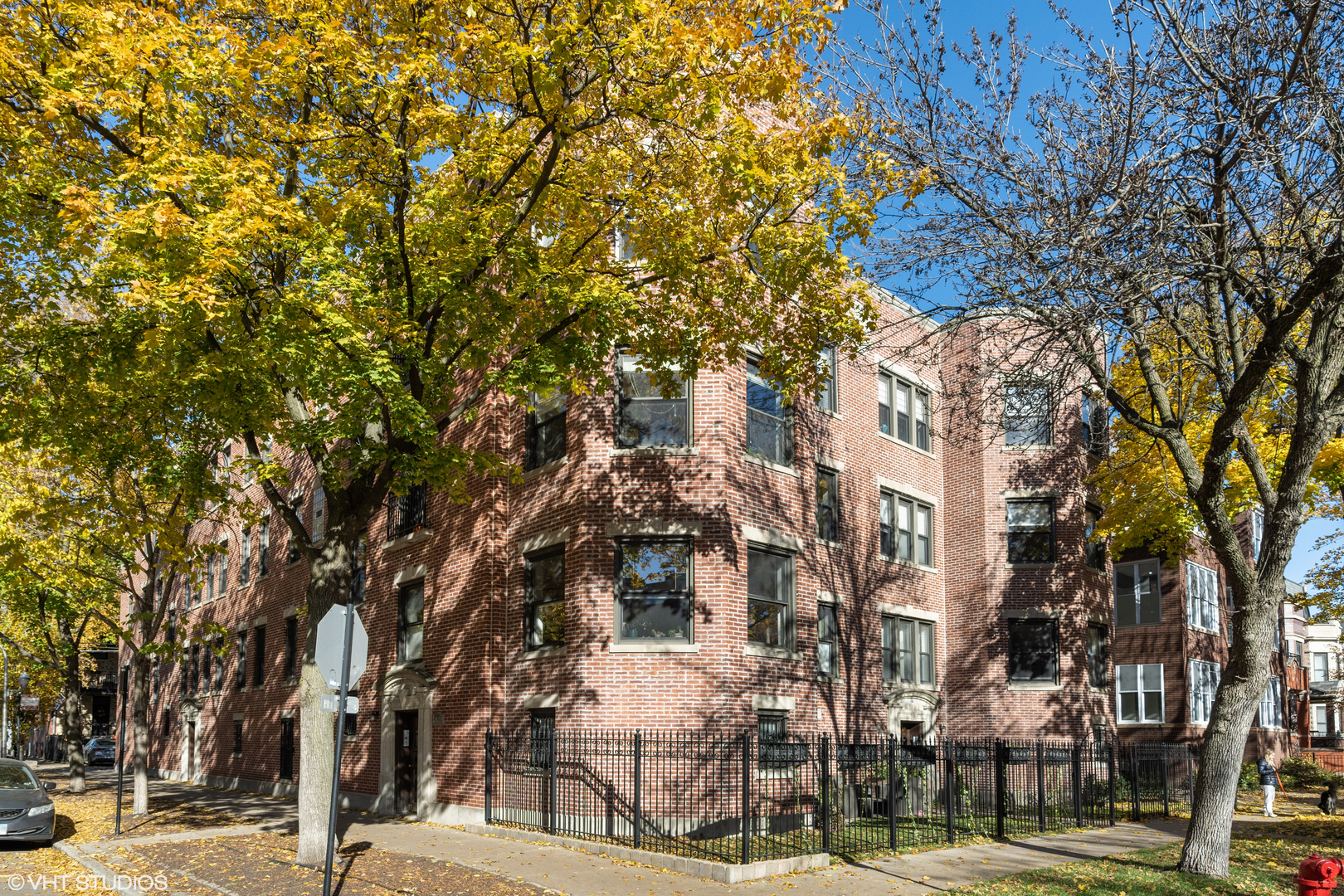 3535 North Lakewood Avenue Chicago IL 60657
