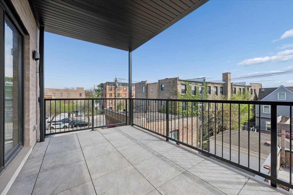 4537 North Clark Street Chicago IL 60640