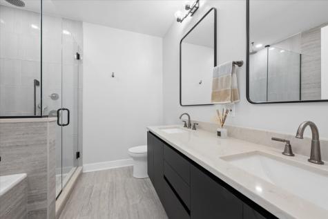 4537 North Clark Street Chicago IL 60640