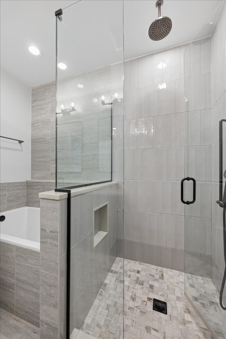 4537 North Clark Street Chicago IL 60640