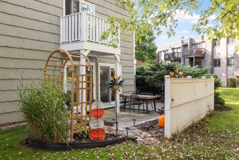 1420 Stonebridge Trail Wheaton IL 60189