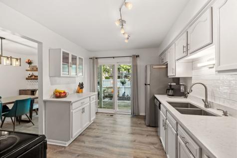 1420 Stonebridge Trail Wheaton IL 60189