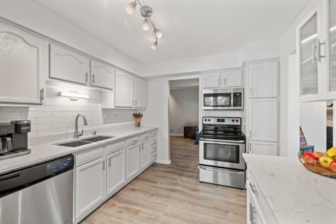 1420 Stonebridge Trail Wheaton IL 60189