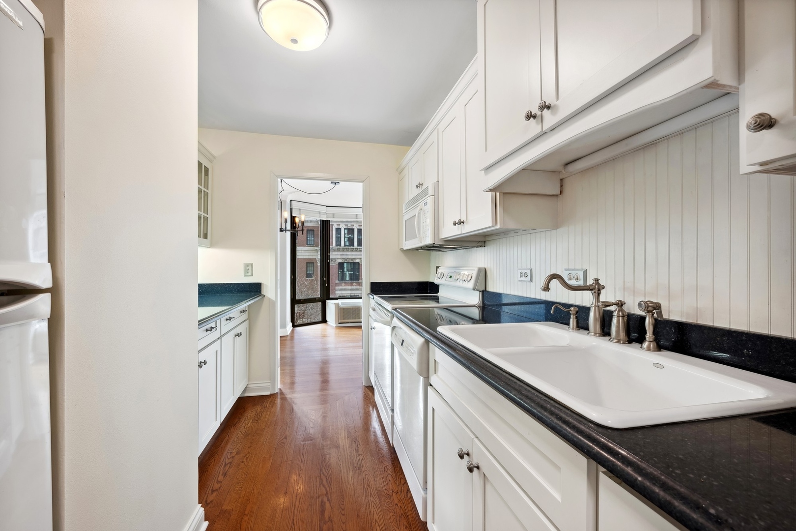 50 East Bellevue Place Chicago IL 60611