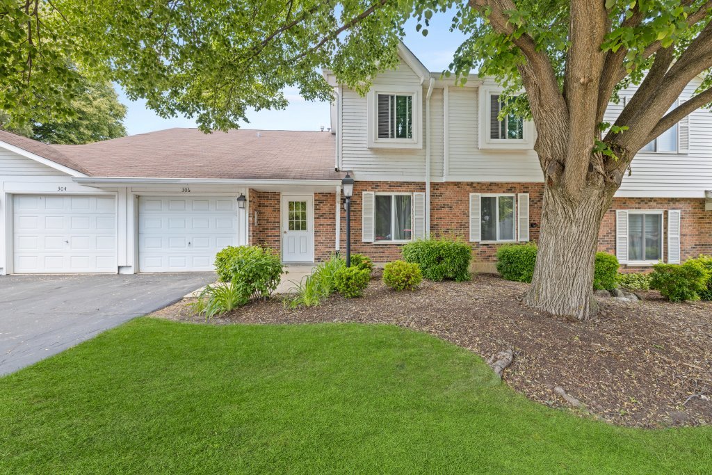 306 Sandpebble Lane Aurora IL 60504