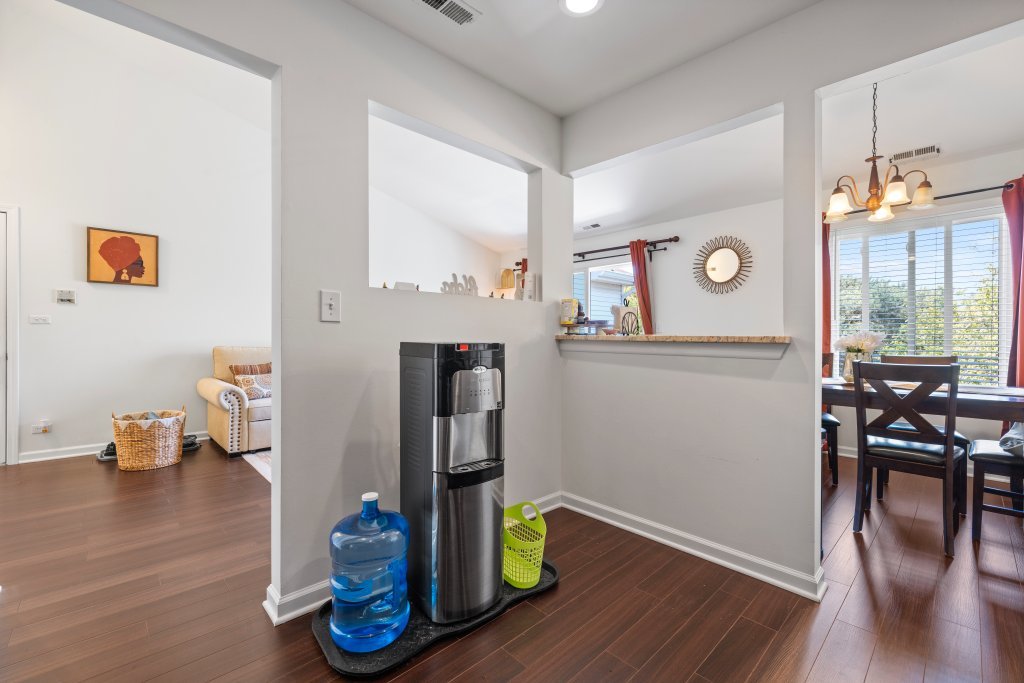 306 Sandpebble Lane Aurora IL 60504