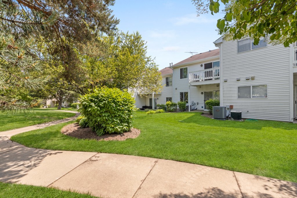 306 Sandpebble Lane Aurora IL 60504