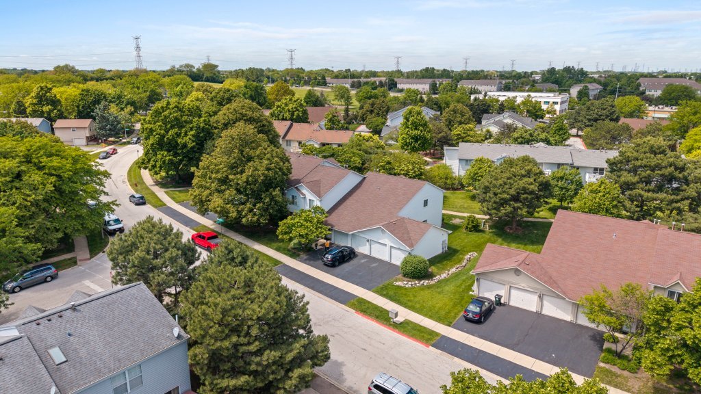 306 Sandpebble Lane Aurora IL 60504