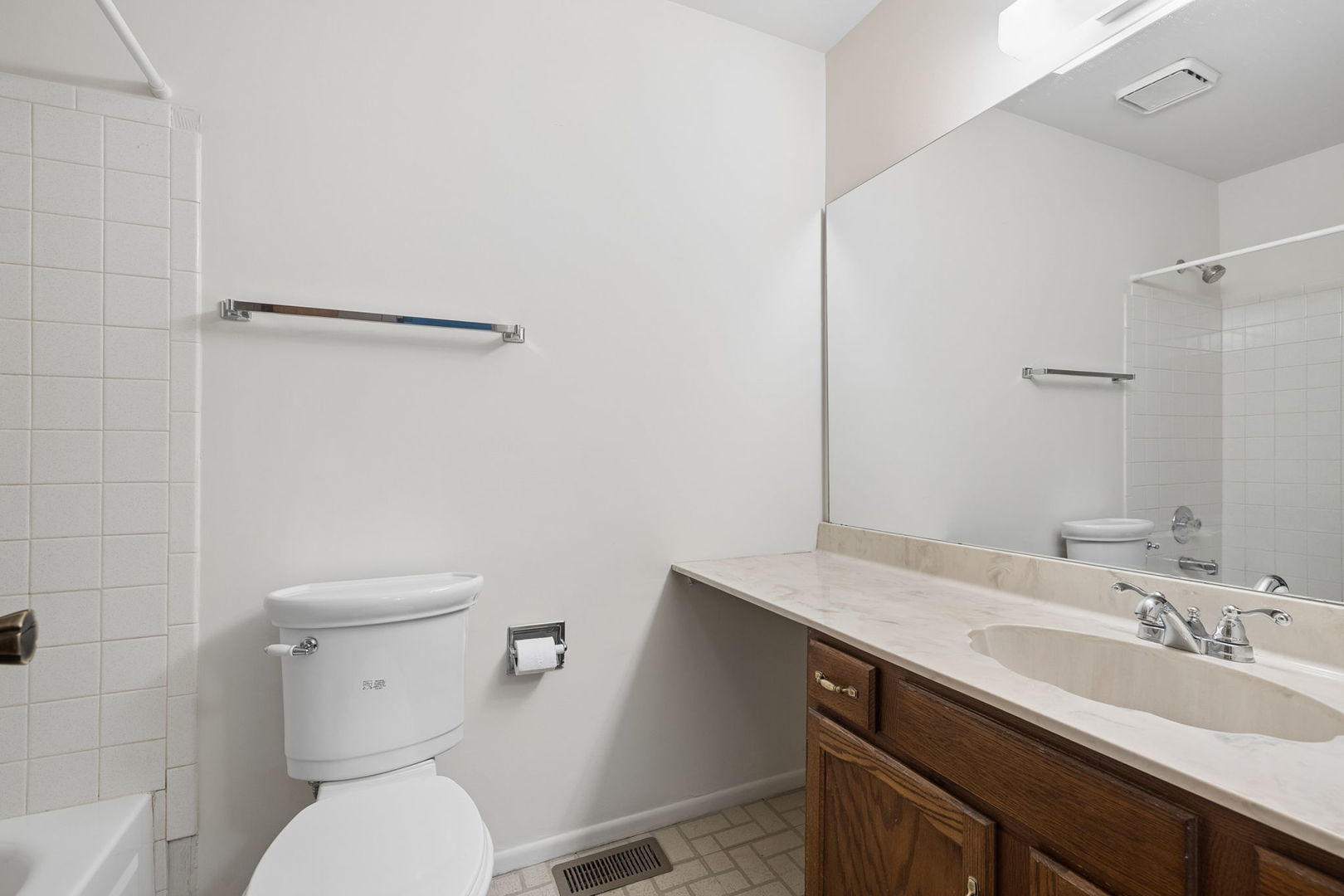 1575 Stonehill Court Wheaton IL 60189