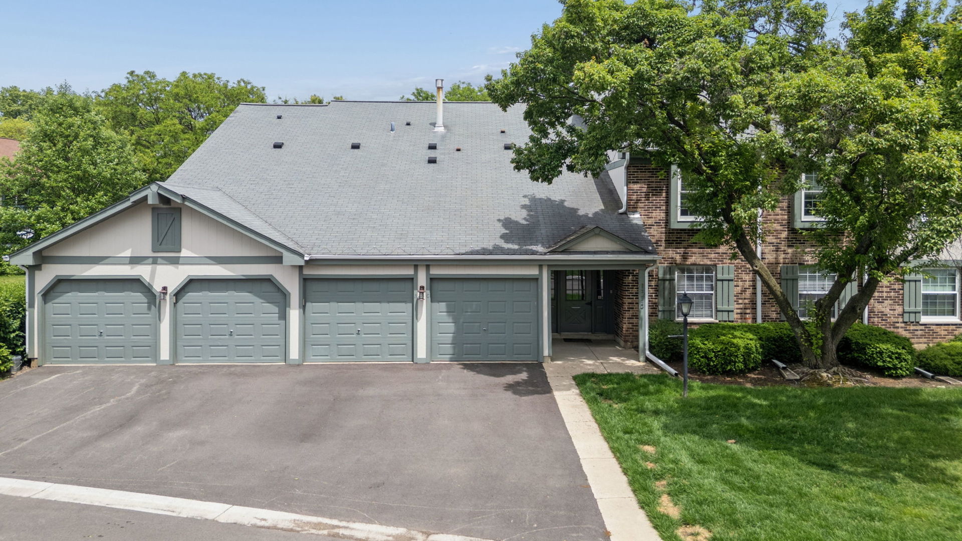 1575 Stonehill Court Wheaton IL 60189