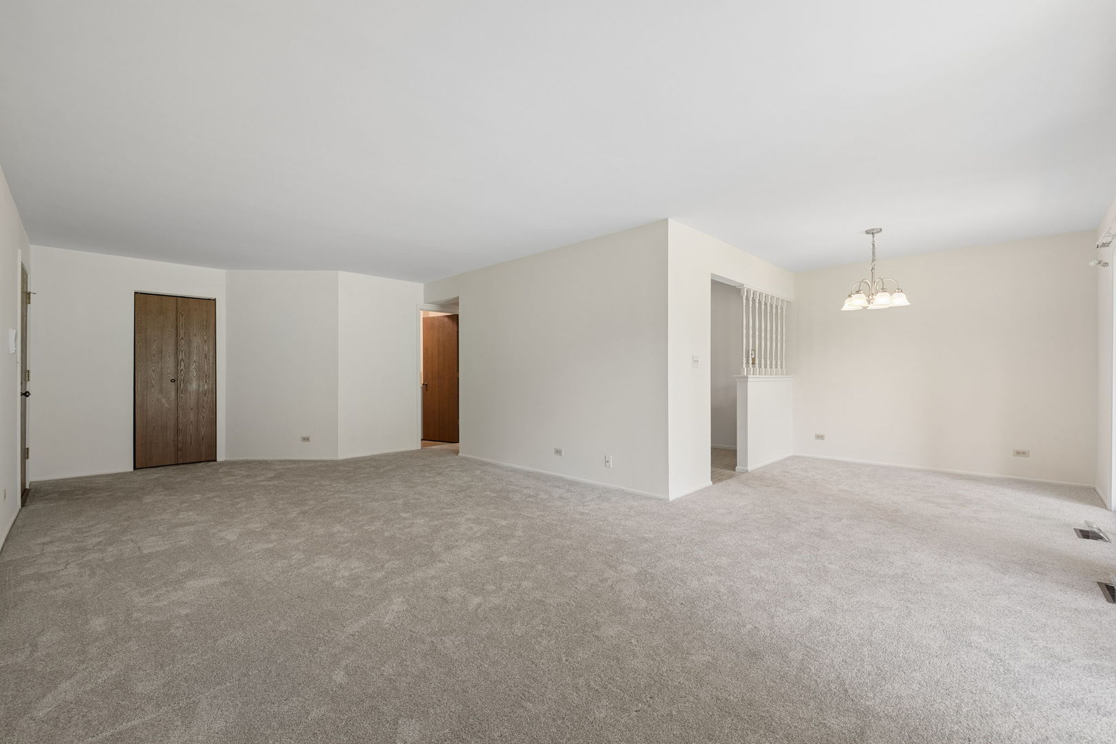 1575 Stonehill Court Wheaton IL 60189