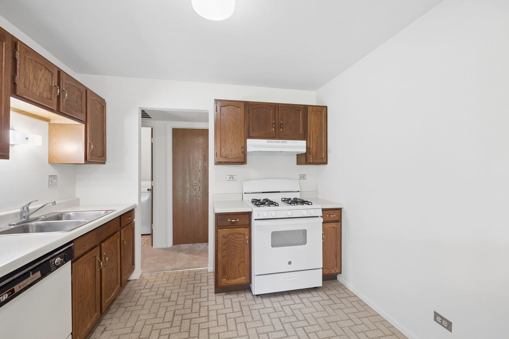1575 Stonehill Court Wheaton IL 60189