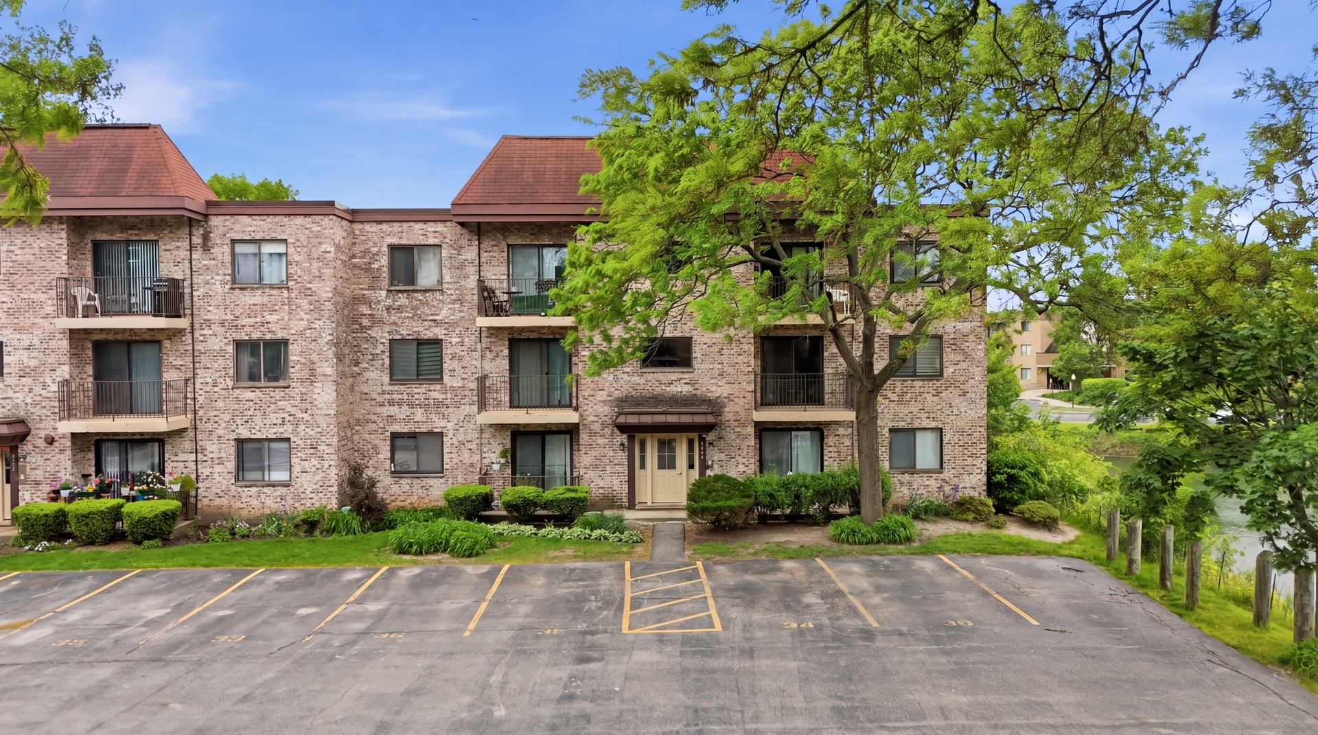 5513 Chateau Drive Rolling Meadows IL 60008