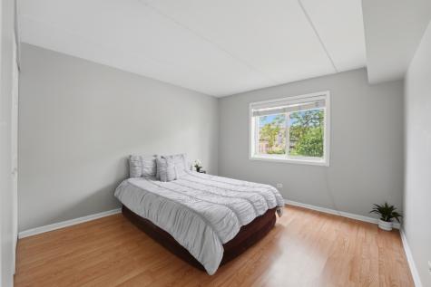 5513 Chateau Drive Rolling Meadows IL 60008