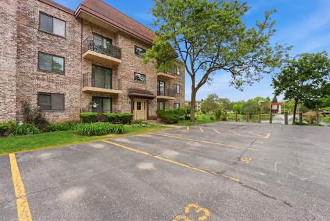 5513 Chateau Drive Rolling Meadows IL 60008