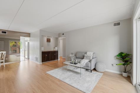 5513 Chateau Drive Rolling Meadows IL 60008