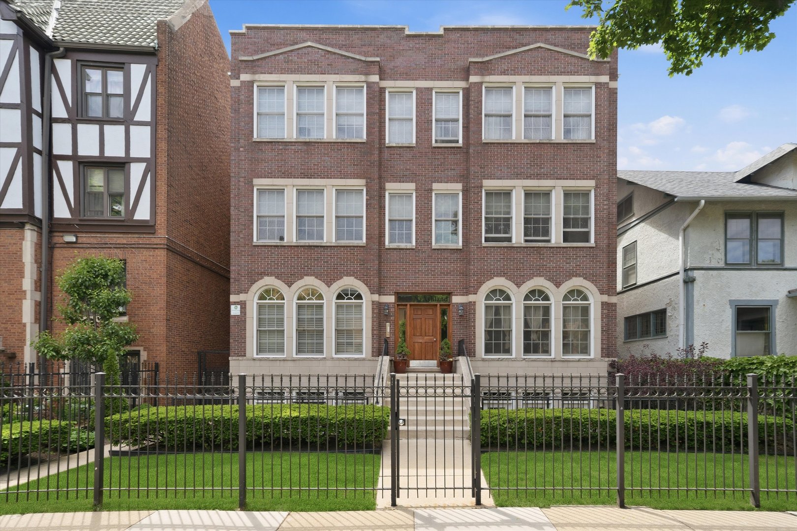 7018 North Ashland Boulevard Chicago IL 60626