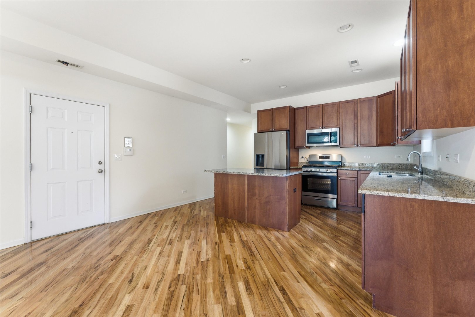7018 North Ashland Boulevard Chicago IL 60626
