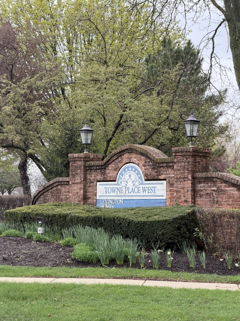 2882 Ashling Court Schaumburg IL 60193