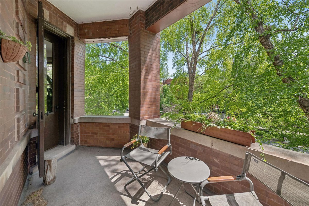 4258 North Winchester Avenue Chicago IL 60613