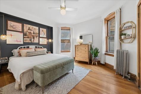 4258 North Winchester Avenue Chicago IL 60613