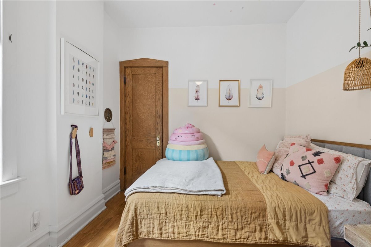 4258 North Winchester Avenue Chicago IL 60613