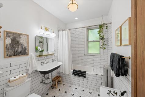 4258 North Winchester Avenue Chicago IL 60613