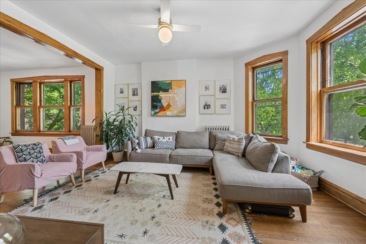 4258 North Winchester Avenue Chicago IL 60613