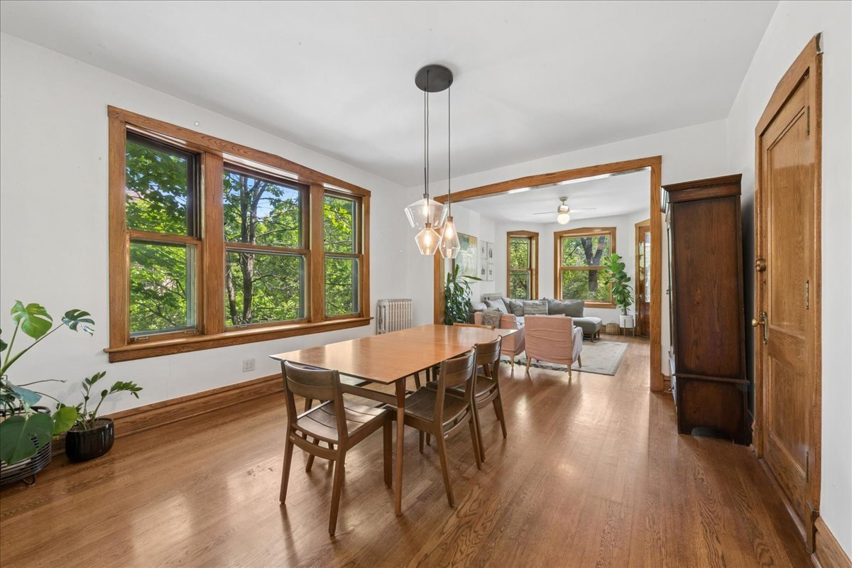 4258 North Winchester Avenue Chicago IL 60613