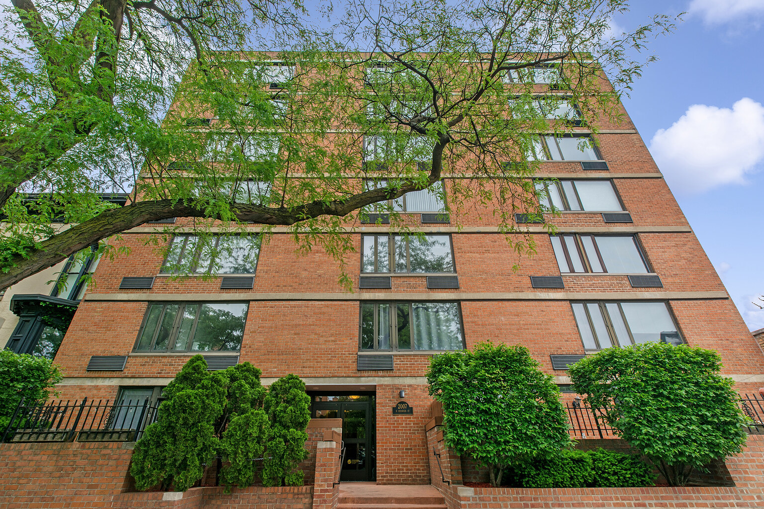 2007 North Sedgwick Street Chicago IL 60614