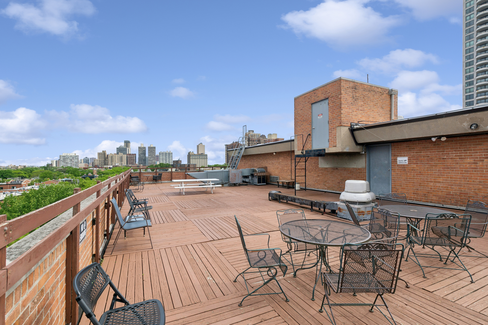 2007 North Sedgwick Street Chicago IL 60614