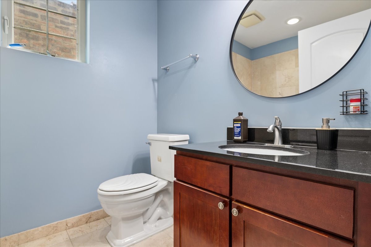 3629 South Giles Avenue Chicago IL 60653