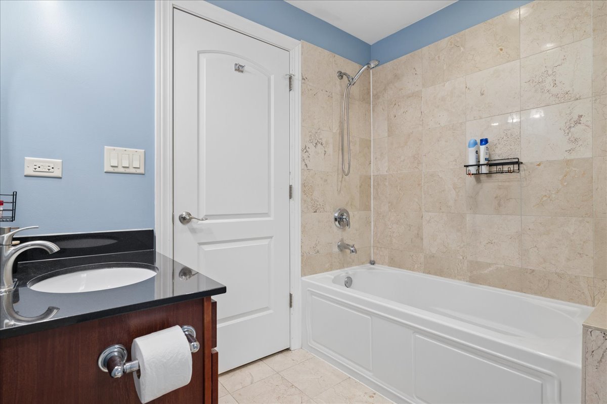 3629 South Giles Avenue Chicago IL 60653
