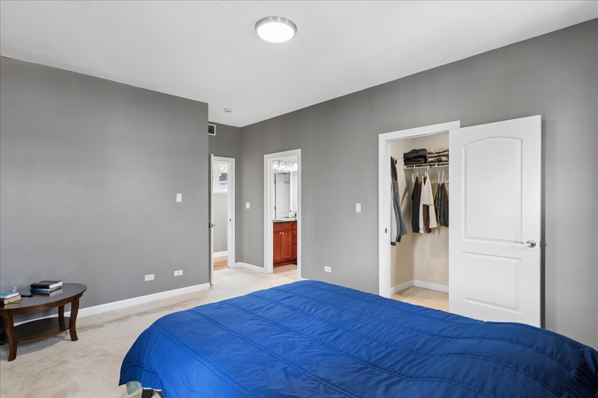 3629 South Giles Avenue Chicago IL 60653