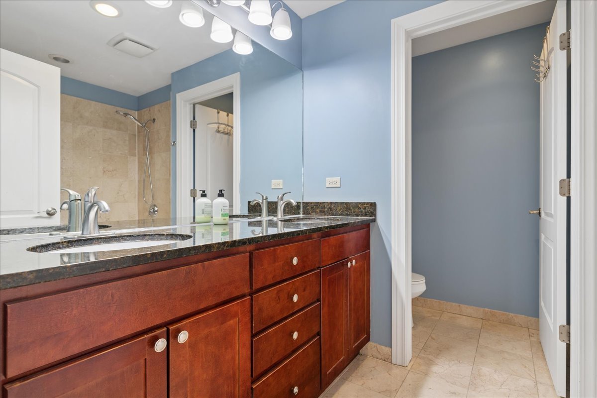3629 South Giles Avenue Chicago IL 60653