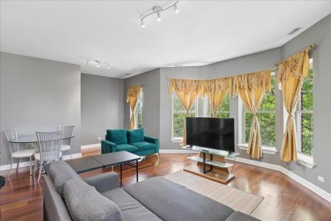 3629 South Giles Avenue Chicago IL 60653