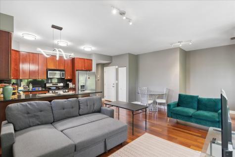3629 South Giles Avenue Chicago IL 60653
