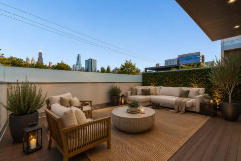 925 North Larrabee Street Chicago IL 60610