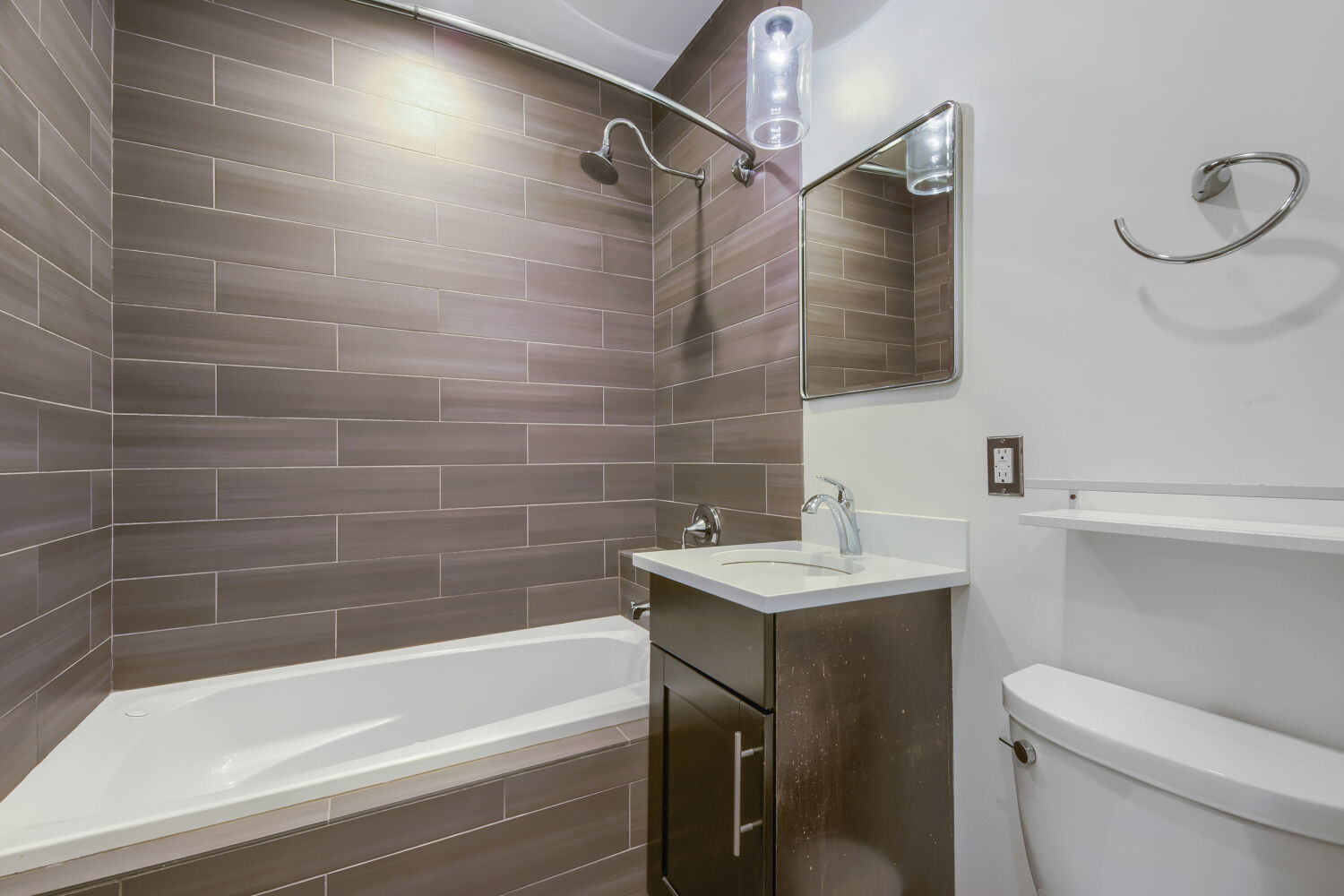 925 North Larrabee Street Chicago IL 60610
