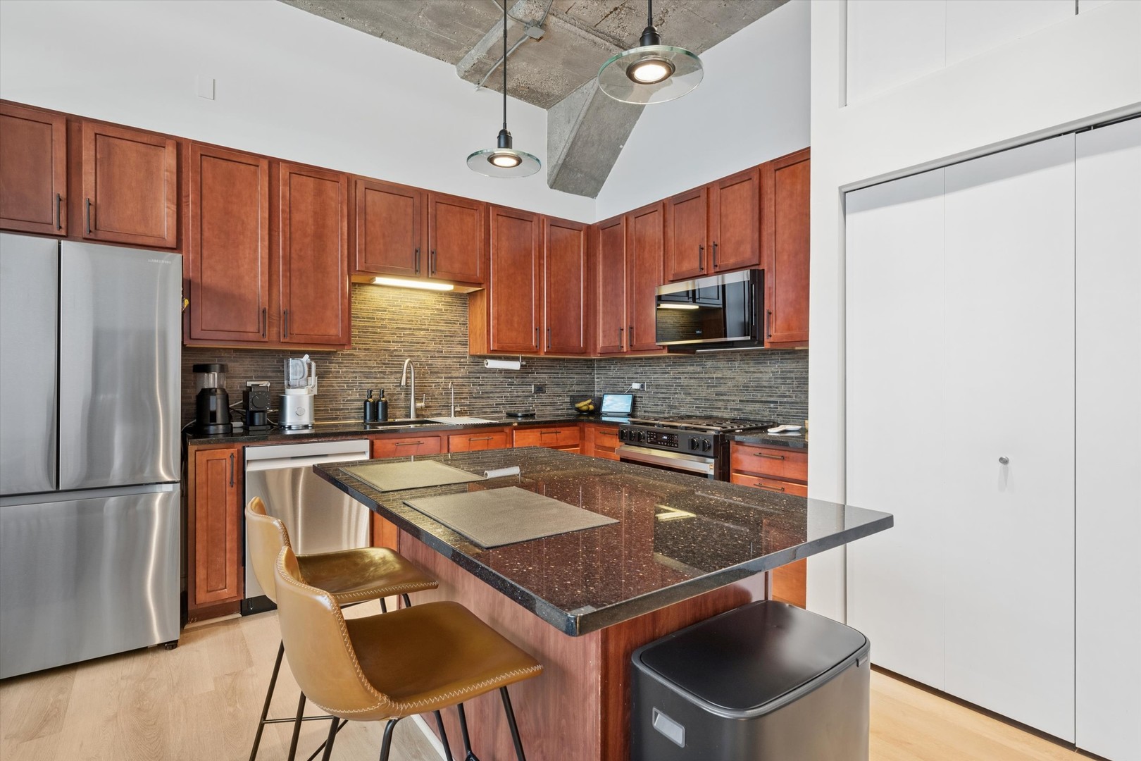 3963 West Belmont Avenue Chicago IL 60618